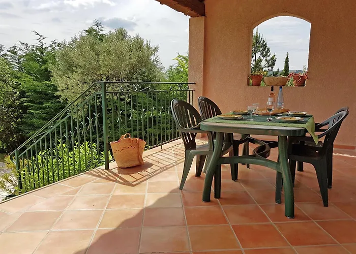 Peaceful Valley View Cornillon